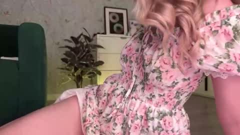 Daisy    online show from October 2025 05:32:02 PM