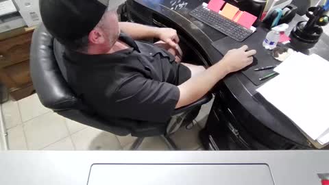 wes40960 online show from October 2025 08:08:01 PM