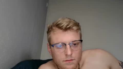 Snapshot of wesdenver chatting on February 2026 11:45:01 PM wesdenver online show from February 2026 11:45:01 PM