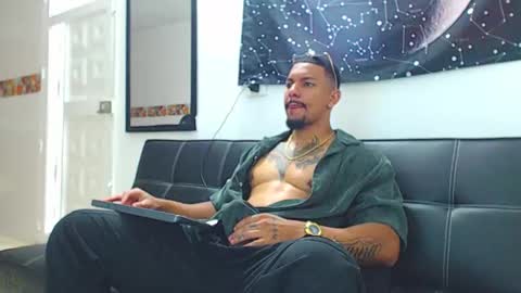 Wesley Rogger online show from December 2025 08:47:01 PM