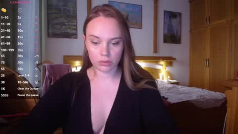 Snapshot of wet_lana chatting on April 2026 04:22:01 PM Lana online show from April 2026 04:22:01 PM