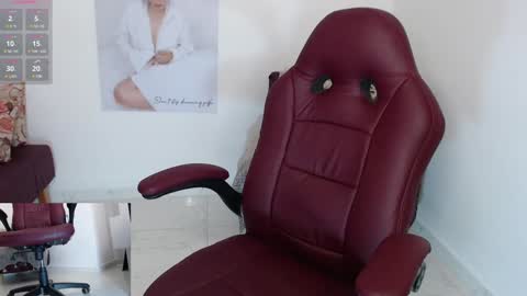 Snapshot of wet_liss chatting on December 2024 10:19:01 PM Diva online show from December 2024 10:19:01 PM