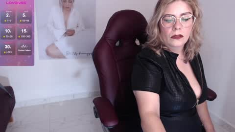 Snapshot of wet_liss chatting on December 2024 10:55:02 PM Diva online show from December 2024 10:55:02 PM