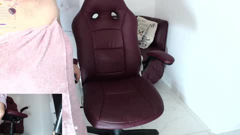 Snapshot of wet_liss chatting on January 2025 11:10:02 PM Diva online show from January 2025 11:10:02 PM