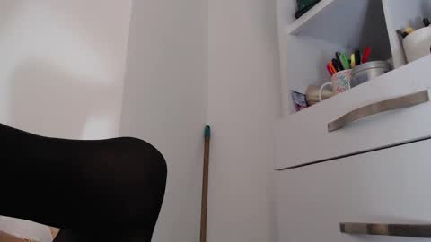 Snapshot of wet_liss chatting on February 2025 12:08:01 AM Diva online show from February 2025 12:08:01 AM