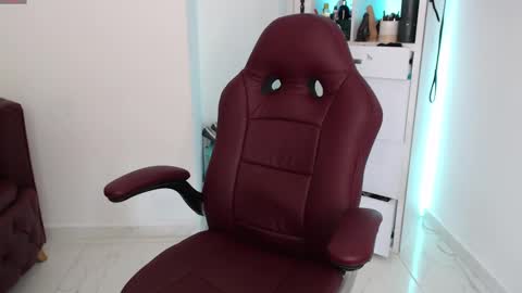 Snapshot of wet_liss chatting on February 2025 11:37:01 PM Diva online show from February 2025 11:37:01 PM