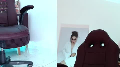 Snapshot of wet_liss chatting on March 2025 01:21:02 AM Diva online show from March 2025 01:21:02 AM