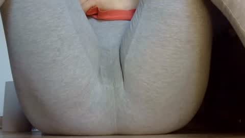 wet_pants2022 online show from January 2026 01:17:02 PM