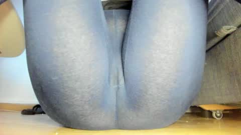 wet_pants2022 online show from June 2026 09:48:02 PM