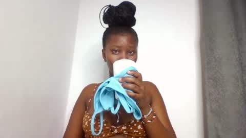 Snapshot of wet_pussieyy chatting on July 2026 04:05:01 AM wet_pussieyy online show from July 2026 04:05:01 AM