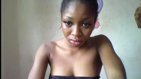 Snapshot of wet_pussy200 chatting on October 2025 08:24:01 AM Bella online show from October 2025 08:24:01 AM