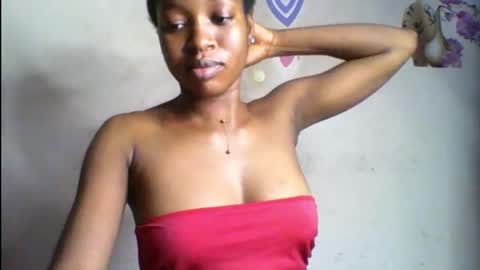 Snapshot of wet_pussy200 chatting on November 2025 10:43:02 PM Bella online show from November 2025 10:43:02 PM