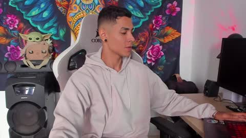 Snapshot of wexx_ chatting on December 2024 06:05:01 PM wex online show from December 2024 06:05:01 PM