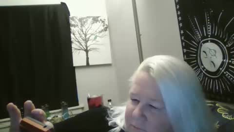 whipsnap19 online show from April 2026 12:44:02 PM