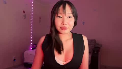 Snapshot of whisperofdarsy chatting on November 2025 01:24:02 PM DarsyWhispers online show from November 2025 01:24:02 PM