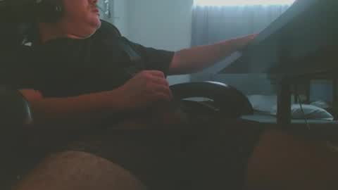 Snapshot of white_iverson chatting on February 2025 09:18:01 PM white_iverson online show from February 2025 09:18:01 PM