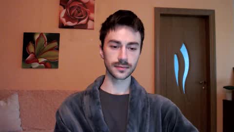 Snapshot of white_sport chatting on October 2025 02:23:02 PM Tom online show from October 2025 02:23:02 PM