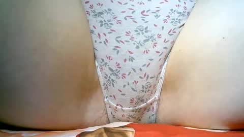 Snapshot of whiteapsara chatting on January 2025 03:47:01 PM Love online show from January 2025 03:47:01 PM