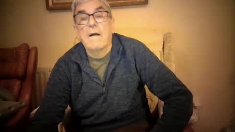 whitebriefs009 online show from January 2026 03:25:01 PM