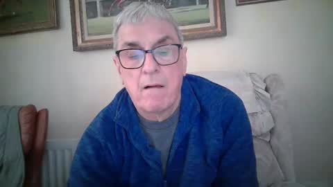 whitebriefs009 online show from March 2026 04:01:01 PM