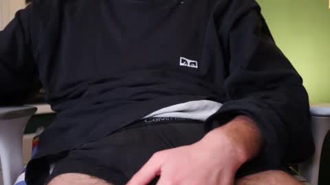 Snapshot of whiteeuropaboy chatting on December 2025 10:25:01 PM whiteeuropaboy online show from December 2025 10:25:01 PM