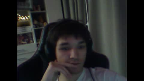 whitekingg online show from November 2025 01:33:02 PM