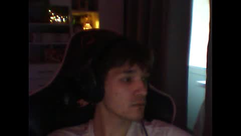 whitekingg online show from November 2025 12:05:02 PM