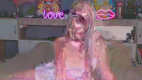 Whitekittykitten online show from January 2026 04:11:01 PM