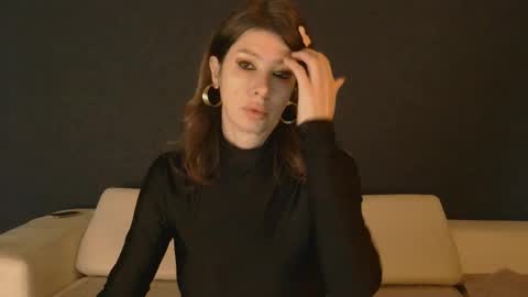 Snapshot of whitequeen888 chatting on November 2025 08:18:01 AM White Queen online show from November 2025 08:18:01 AM