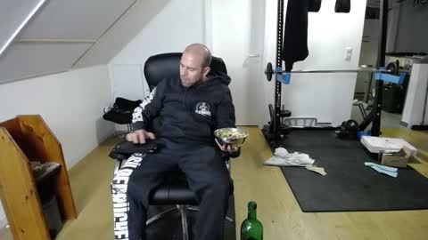 whiterabbit_86 online show from December 2024 06:09:01 PM