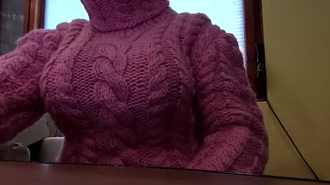 whitesweater online show from December 2025 07:27:02 AM