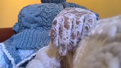 whitesweater online show from April 2026 05:38:02 AM