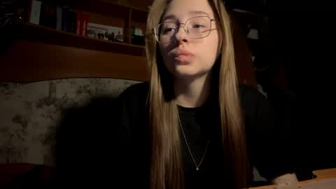 Vicky online show from March 2026 08:54:01 PM