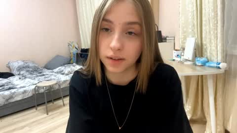 Vicky online show from April 2026 09:39:33 PM