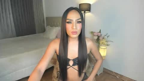 Snapshot of whitneytop69 chatting on October 2025 09:57:01 PM Arra Brown online show from October 2025 09:57:01 PM