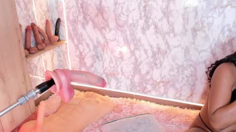 Snapshot of whitneyyfox chatting on January 2025 10:24:01 PM whitneyyfox online show from January 2025 10:24:01 PM