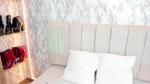 Snapshot of whitneyyfox chatting on September 2025 12:27:01 AM whitneyyfox online show from September 2025 12:27:01 AM