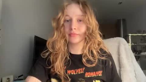 Snapshot of whoisalisa chatting on July 2026 05:33:01 AM Alisa online show from July 2026 05:33:01 AM