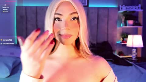 whoisshe_ online show from October 2025 07:20:02 AM