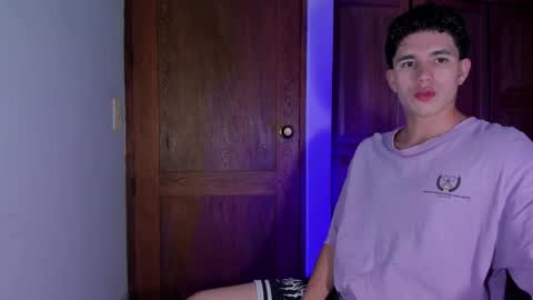 Snapshot of whos_he chatting on January 2026 12:14:02 AM whos_he online show from January 2026 12:14:02 AM