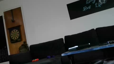 whosten0 online show from March 2026 01:55:02 AM