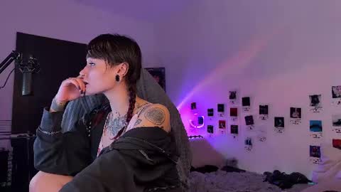 iggy iggz online show from June 2026 01:58:01 AM
