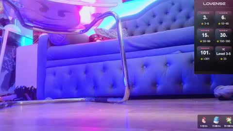 Snapshot of wickedxqueen chatting on December 2024 07:53:01 AM Laura online show from December 2024 07:53:01 AM