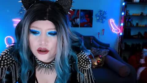 Snapshot of wickedxqueen chatting on December 2024 11:05:02 PM Laura online show from December 2024 11:05:02 PM