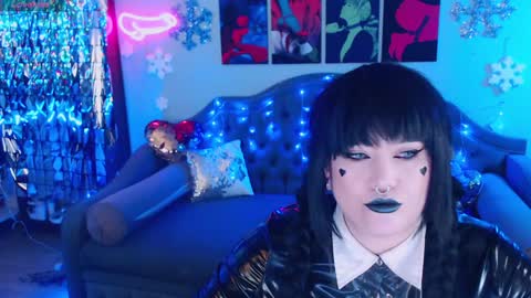 Snapshot of wickedxqueen chatting on January 2025 09:57:01 PM Laura online show from January 2025 09:57:01 PM