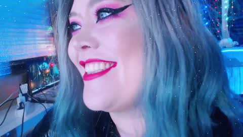 Snapshot of wickedxqueen chatting on January 2025 04:18:01 AM Laura online show from January 2025 04:18:01 AM