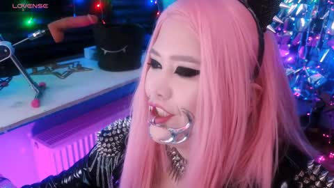 Snapshot of wickedxqueen chatting on February 2025 05:29:01 AM Laura online show from February 2025 05:29:01 AM