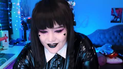 Snapshot of wickedxqueen chatting on February 2025 05:37:01 AM Laura online show from February 2025 05:37:01 AM