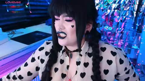 Snapshot of wickedxqueen chatting on February 2025 10:31:01 PM Laura online show from February 2025 10:31:01 PM