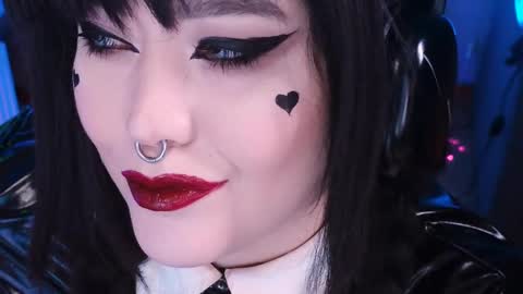 Snapshot of wickedxqueen chatting on February 2025 05:48:02 AM Laura online show from February 2025 05:48:02 AM